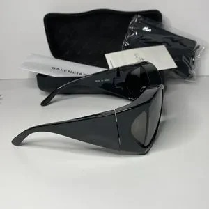 Balenciaga | Accessories | This Butterfly Balenciaga  display picture 3